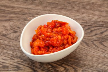 Domates soslu ve biberli fırında böbrek.