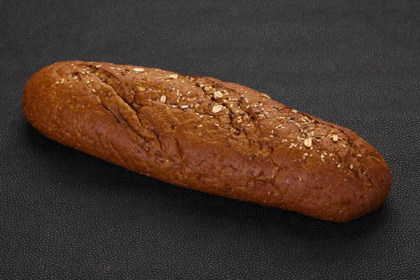 Kruste Heißes Schwarzbrot — Stockfoto