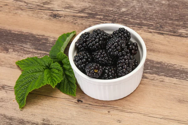 Sweet Tasty Ripe Blackberry Heap Leaf — Stock Photo, Image