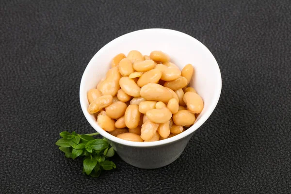 Baked white bean in the bowl