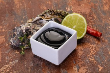 Geleneksel istiridye sosu.