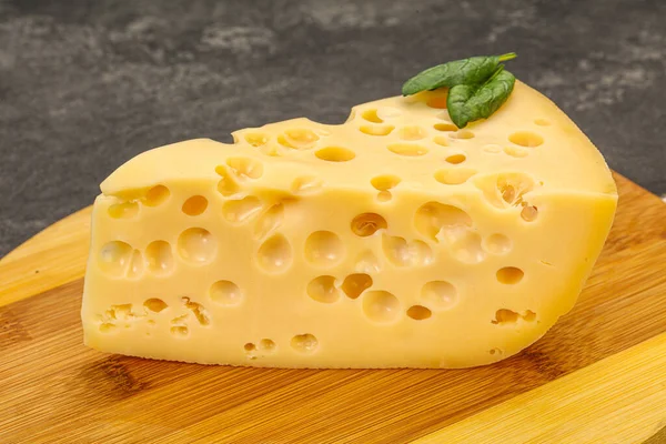 Maasdam Käse Milchprodukte Gelbes Dreieck Mit Löchern — Stockfoto