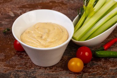 Vejetaryen mutfağı - Kereviz çubuklu humus