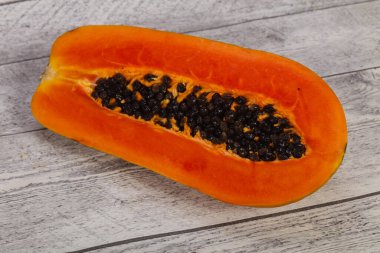 Lezzetli deliköz olgun meyve Papaya dilimlenmiş