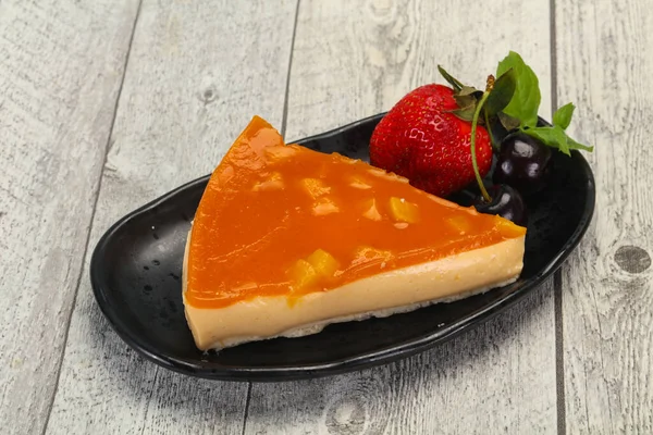 Cheesecake Apricot Served Strawberry Mint — Stock Photo, Image