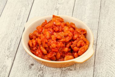 Domates soslu ve biberli fırında böbrek.