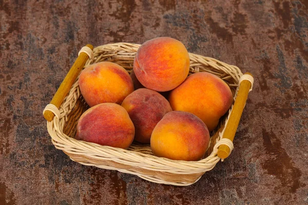 Ripe Peach Heap Wooden Basket — Stock Photo, Image