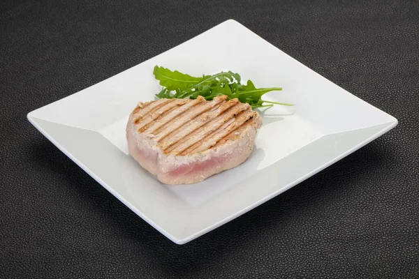 Grillad Tonfiskbiff Serverad Raketsallad — Stockfoto