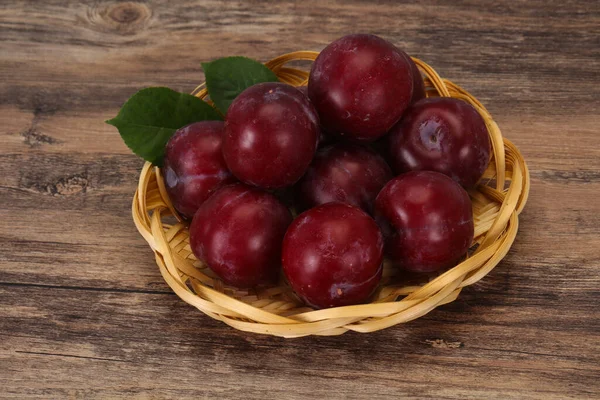 Ripe Plum Heap Wooden Basket — Stock Photo, Image