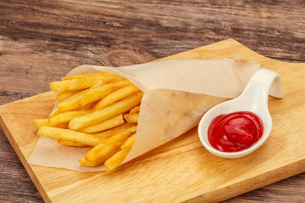 Pommes Frites Mit Tomatensauce — Stockfoto