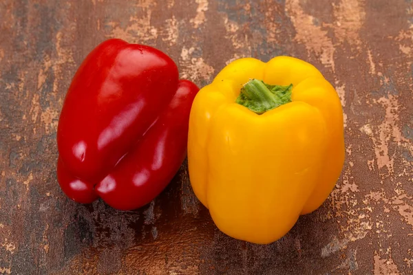 Röd Och Gul Bulgarisk Paprika — Stockfoto