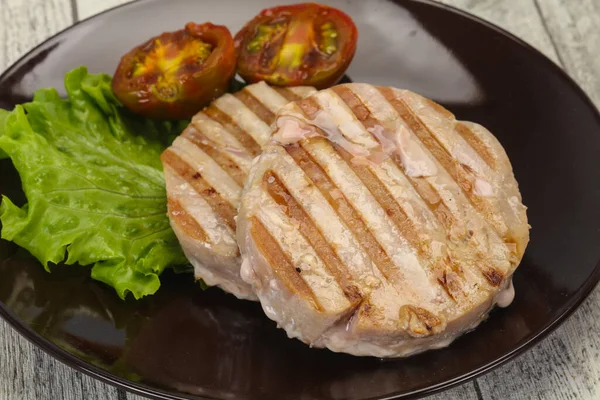 Filete Atún Parrilla Con Kumato Ensalada — Foto de Stock