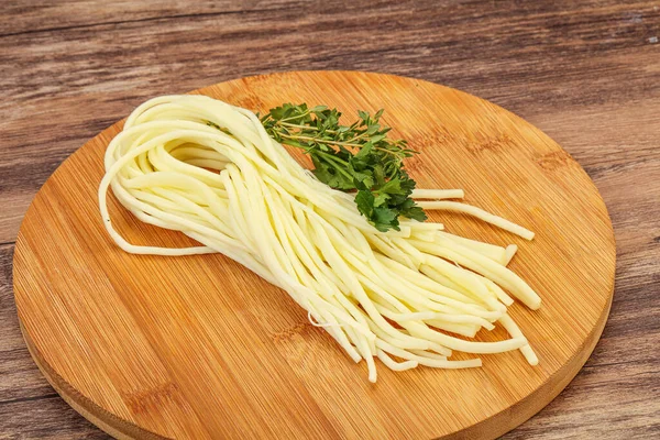 Tschetschenen Spaghetti Käse Snack Über Bord — Stockfoto