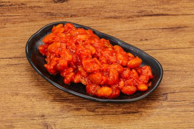 Domates soslu ve biberli fırında böbrek.