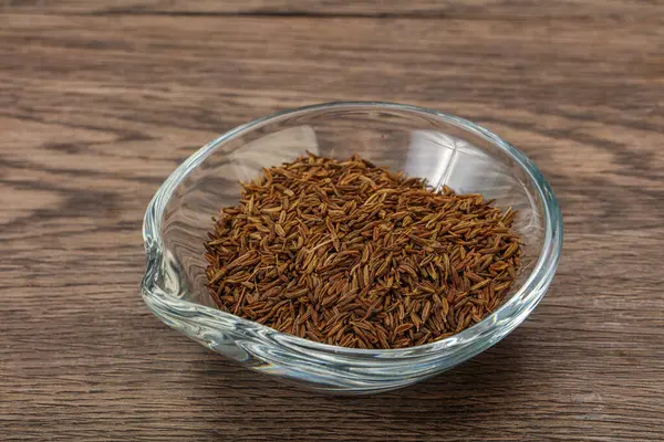 Aroma mutfağı kâsede kurutulmuş zeera tohumları.