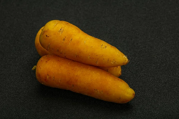 Natürliche Vegane Kost Rohe Gelbe Karotte — Stockfoto