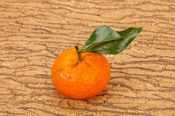Mandarine Sucrée Mûre Savoureuse Aux Feuilles Vertes — Photo
