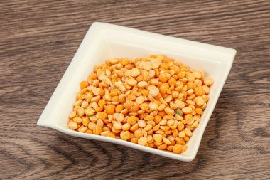 Kavanozda pişirmek için kuru bezelye