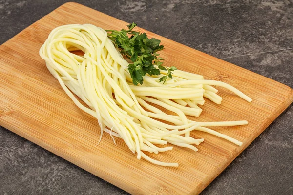 Chechil Spaghetti Ost Mellanmål Över Bord — Stockfoto