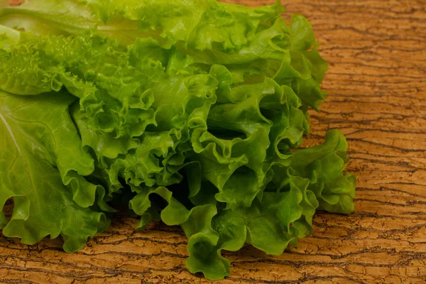 Ensalada Verde Hojas Sobre Fondo Madera — Foto de Stock