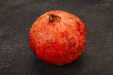 Olgun, sulu, çekirdekli meyve.