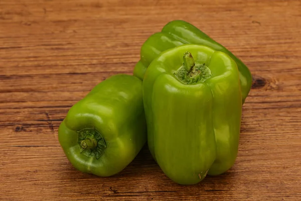 Drei Grüne Paprikaschoten Bereit Zum Kochen — Stockfoto