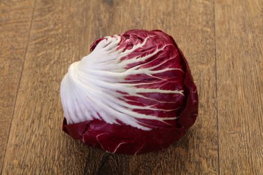 Taze radicchio salata yemek pişirmek için