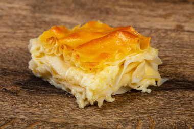 Gürcistan geleneksel peynirli Achma turtası