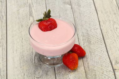 Kasede çilekli Sütlü Yoğurt