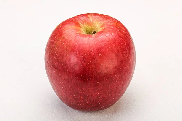 Single Red Słodkie Smaczne Owoce Jabłka — Zdjęcie stockowe