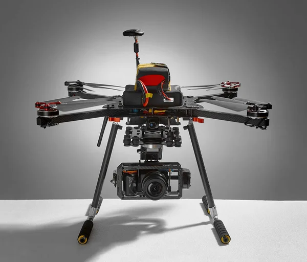 Plan studio de DIY drone sur un fond gris — Photo