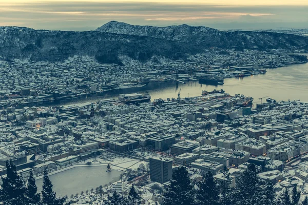 Panoramisch uitzicht op de Bergen — Stockfoto