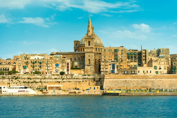 Hermosa Valletta achitecture, vista desde el mar — Foto de Stock