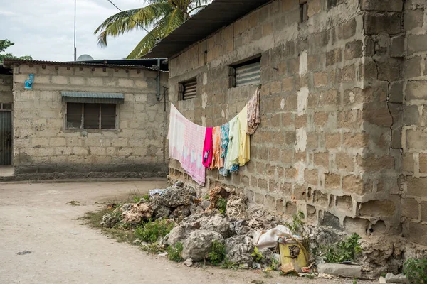 Einfache straße in afrikanischem dorf — Stockfoto