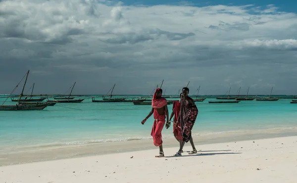 Masai Zanzibar partján — Stock Fotó