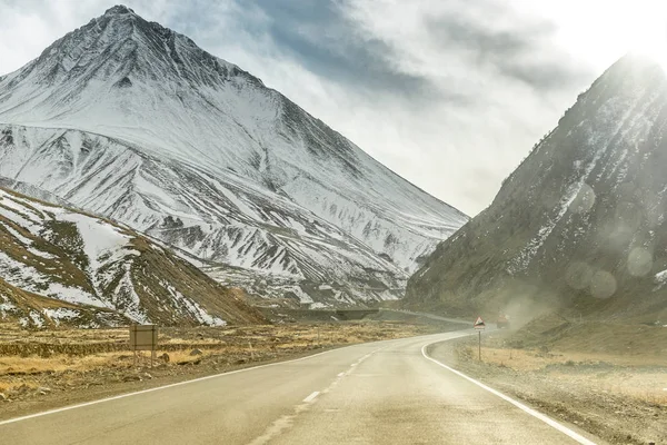 Estrada de inverno na Geórgia — Fotografia de Stock