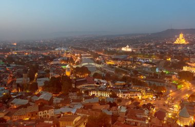 Tiflis gece manzarası