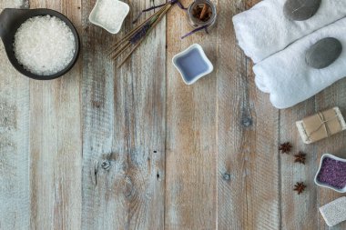 Tahta masadaki spa tedavisinin bileşimi