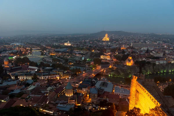 Vista noturna de Tbilisi — Fotografia de Stock