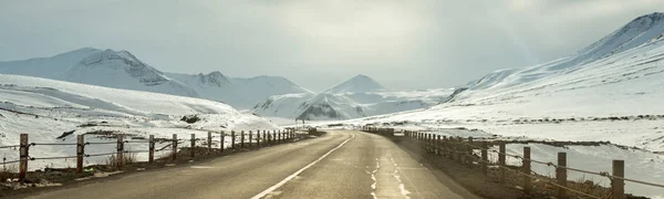 Winter road in Georgia — Stock Photo, Image