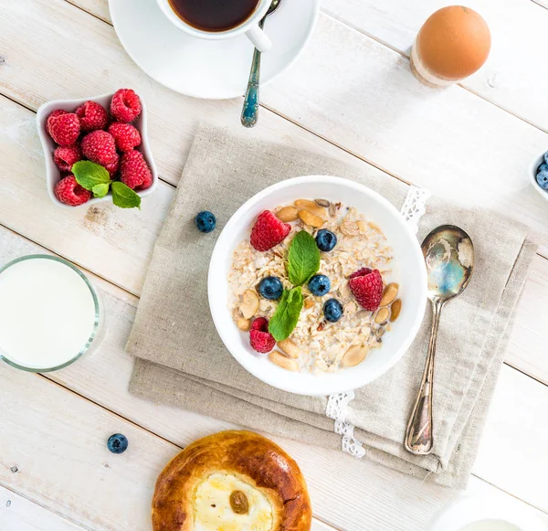Healthy fitness breakfast — Stock Photo, Image