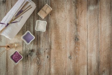 Tahta masadaki spa tedavisinin bileşimi