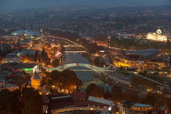 Vue de nuit de Tbilissi — Photo