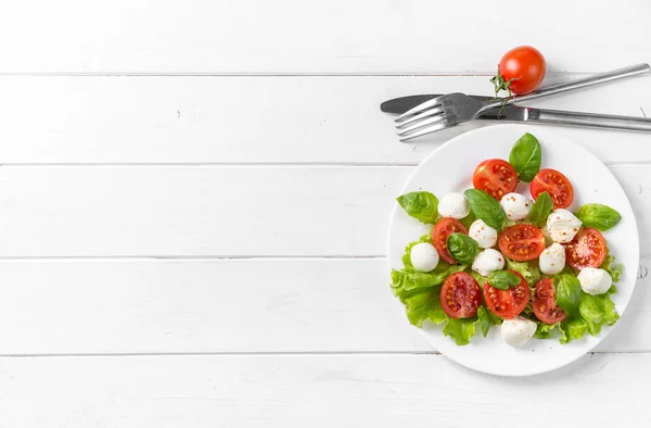 Salada grega gourmet, espaço em texto à esquerda — Fotografia de Stock