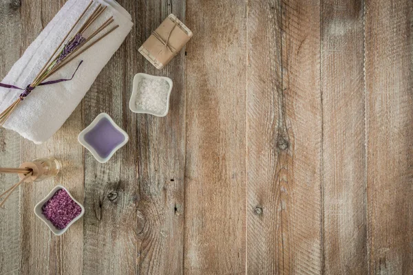 Samenstelling van de spa behandeling op de houten tafel — Stockfoto