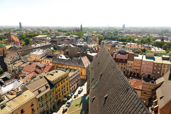 Met uitzicht op de gevels van Krakow, Polen, luchtfoto — Stockfoto