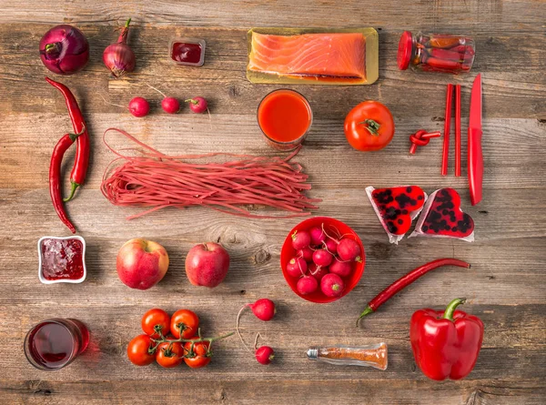 Красная коллекция вкусных блюд, вид сверху — стоковое фото