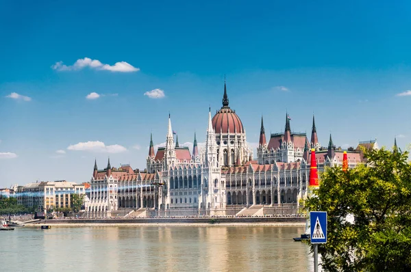 Eski Gotik Macaristan Parlamento Binası — Stok fotoğraf