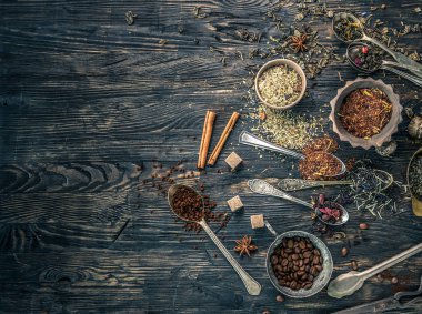 çaylar rustik bakır yemeklerinde koleksiyonları