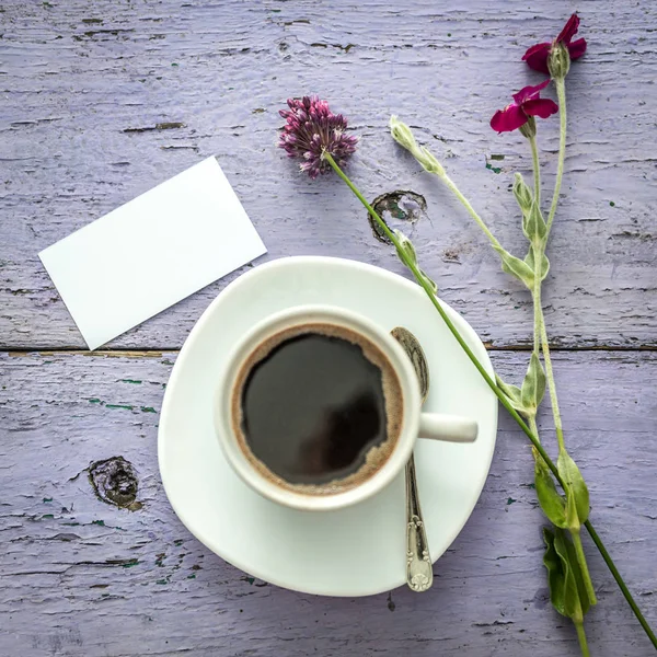 비즈니스 카드, 커피 김이의 컵, topview — 스톡 사진
